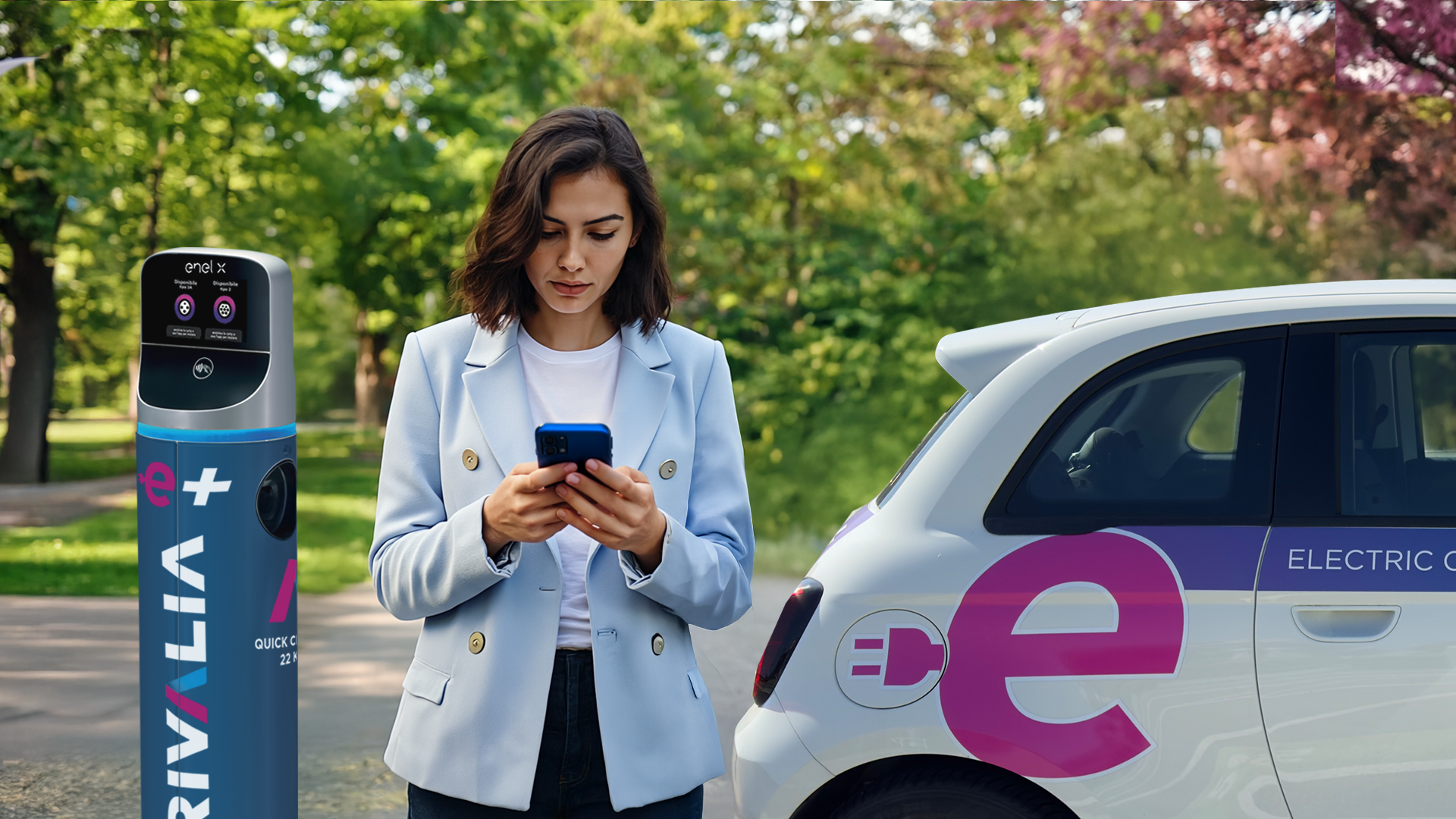 Femme à une borne E+Share Drivalia