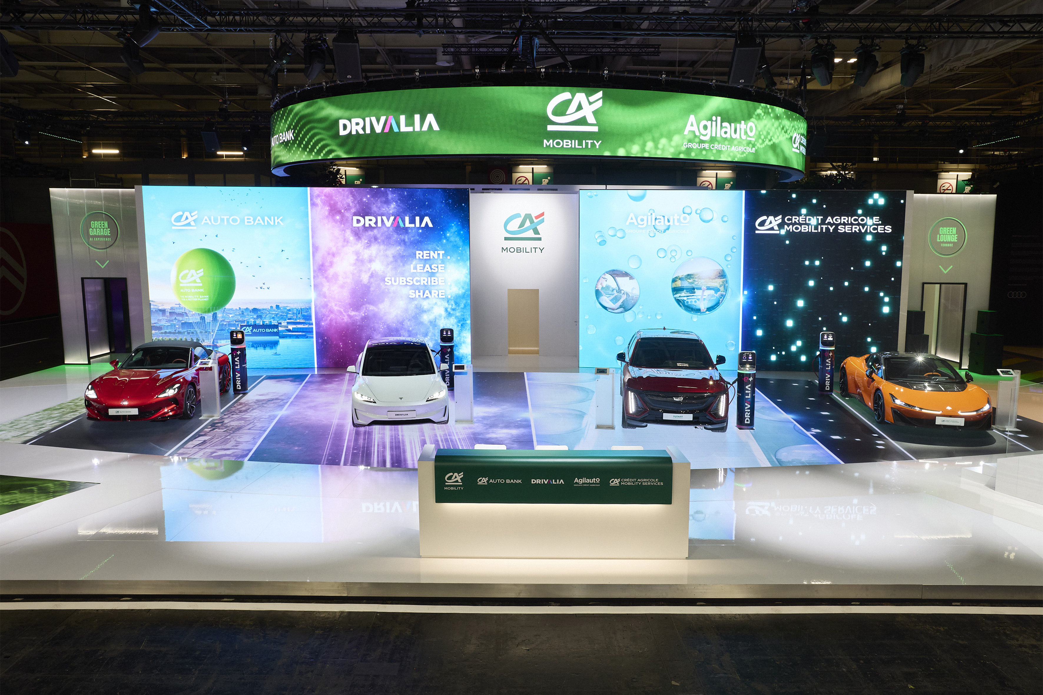 Image of the stand Crédit Agricole Personal Finance & Mobility at the Mondial de l'auto 2024