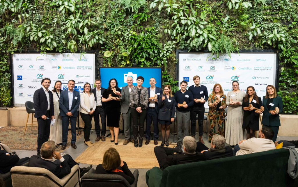 Photo de groupe à la soirée de CAPFM dédiée à l'engagement
