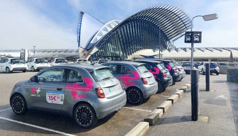 Autopartage électrique : E+Share Drivalia est désormais accessible à l&rsquo;aéroport Lyon – Saint Exupéry