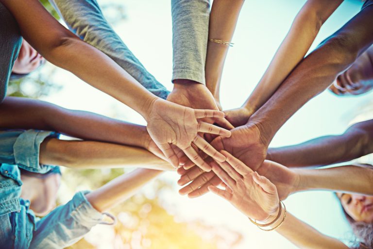 Plus:Für Andere : promouvoir l’engagement et agir ensemble pour aller plus loin