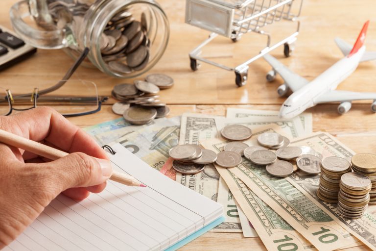 Quelles sont les stratégies pour partir en vacances en 2026 avec la hausse des prix des transports ?