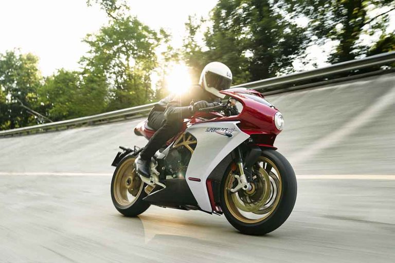 Creditplus Bank renforce son engagement dans le secteur du deux roues et coopère avec MV Agusta Operations GmbH